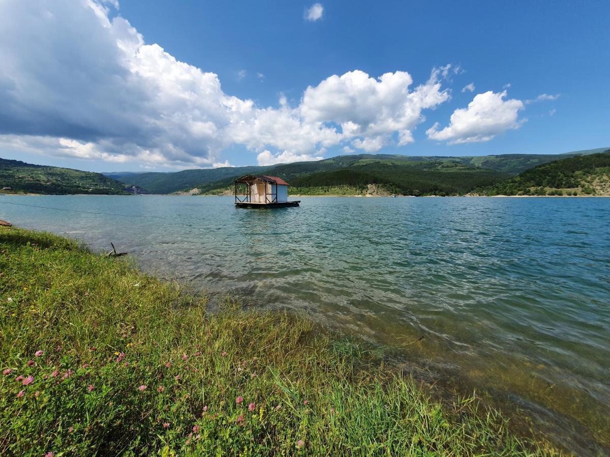 Penzion Zavojsko Jezero Pirot - Smestaj Manic Gostusa Exteriér fotografie