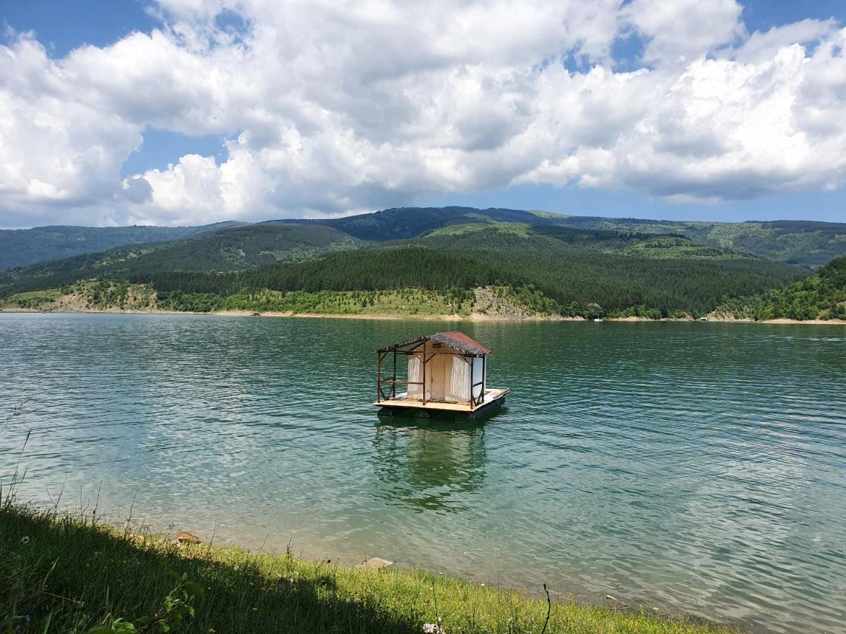 Penzion Zavojsko Jezero Pirot - Smestaj Manic Gostusa Exteriér fotografie