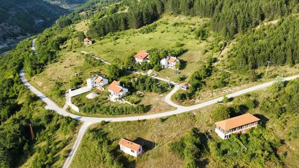 Penzion Zavojsko Jezero Pirot - Smestaj Manic Gostusa Exteriér fotografie